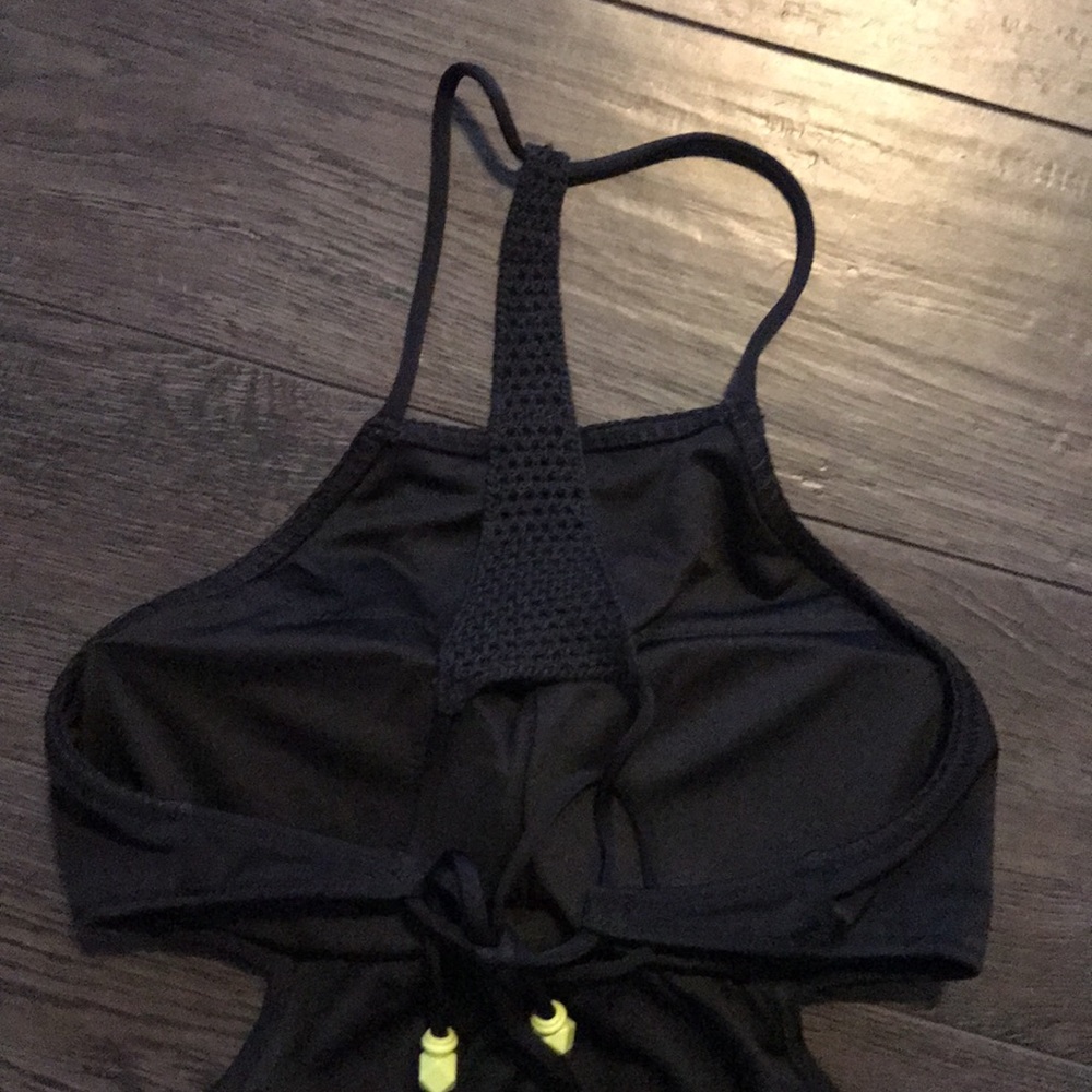 NWOT Super trendy one piece - Picture 7 of 8